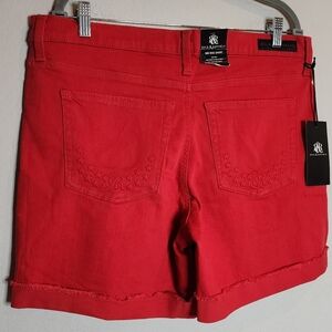 NWT Rock & Republic Red Embossed Star Pocket 6"  Stretch Denim Shorts. Size 16